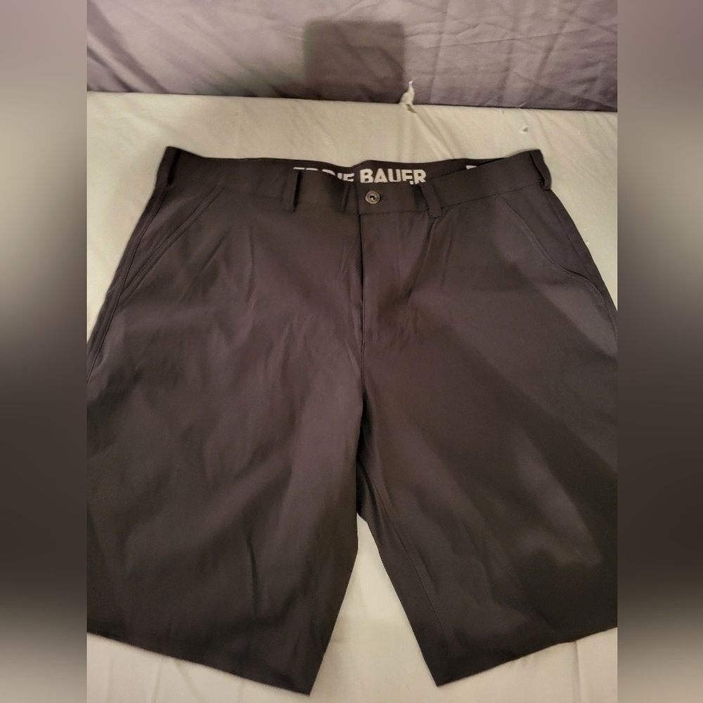 NWOT Eddie Bauer Gray Men Casual Shorts Size 38
